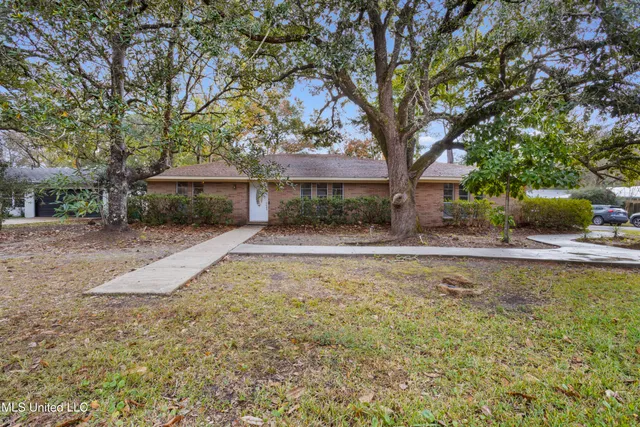 $262,500 | 831 Graveline Road, Gautier, MS 39553