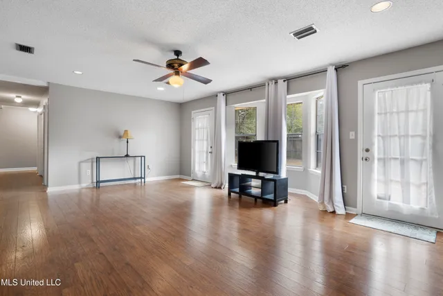 $262,500 | 831 Graveline Road, Gautier, MS 39553