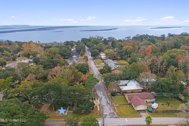 $262,500 | 831 Graveline Road, Gautier, MS 39553