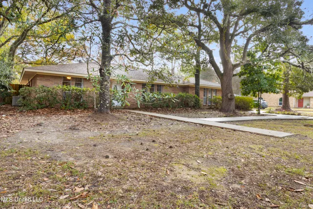 $262,500 | 831 Graveline Road, Gautier, MS 39553