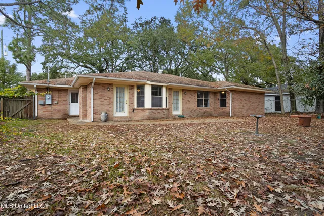 $262,500 | 831 Graveline Road, Gautier, MS 39553