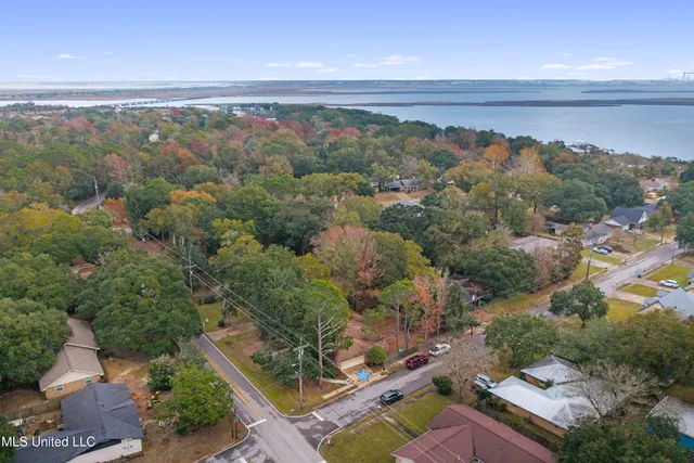 $262,500 | 831 Graveline Road, Gautier, MS 39553