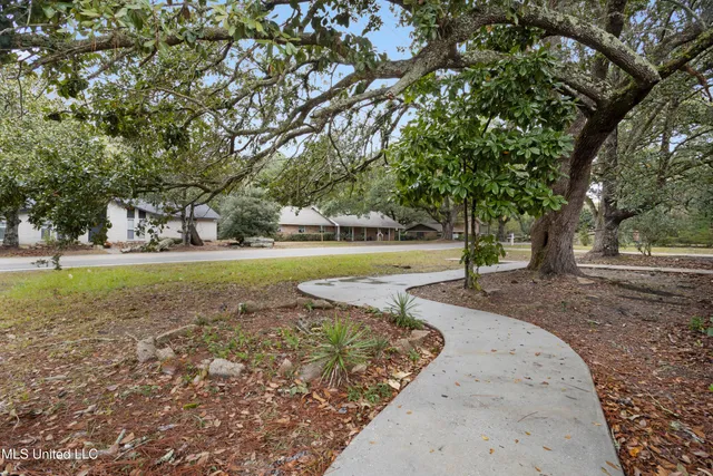 $262,500 | 831 Graveline Road, Gautier, MS 39553