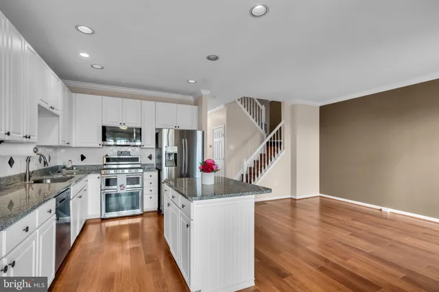 $3,300 | 21644 Frame Square, Broadlands, VA 20148