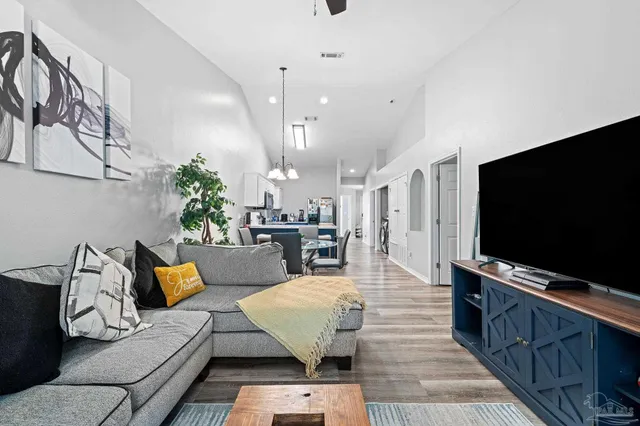 $169,900 | 7101 Joy Street, Unit D6, Pensacola, FL 32504