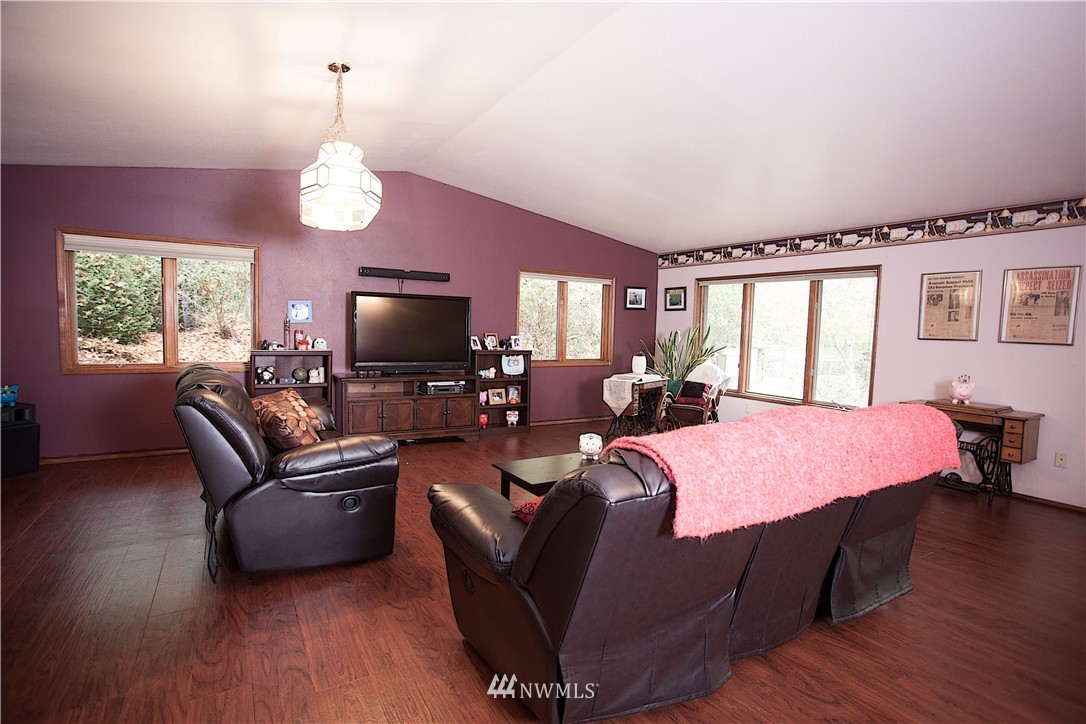 70 Strawberry Hill Road Elma, WA 98541 - Photo 6 of 20 Gallery Image 6