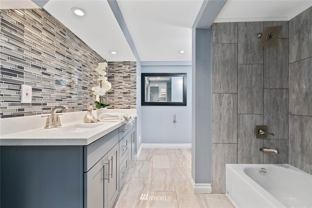 12070 Renton Avenue South Seattle, WA 98178 - Photo 17 of 22 Gallery Image 17
