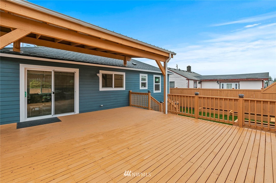 12070 Renton Avenue South Seattle, WA 98178 - Photo 19 of 22 Gallery Image 19