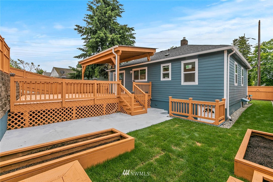12070 Renton Avenue South Seattle, WA 98178 - Photo 20 of 22 Gallery Image 20