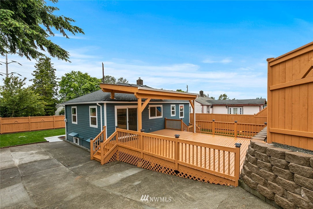 12070 Renton Avenue South Seattle, WA 98178 - Photo 21 of 22 Gallery Image 21