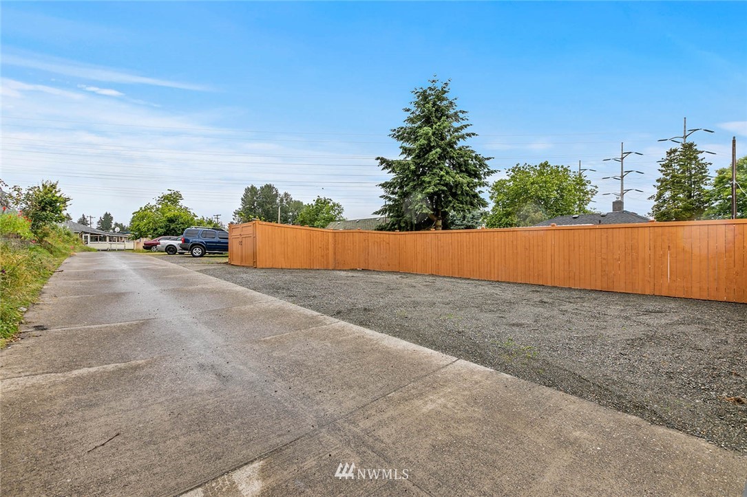 12070 Renton Avenue South Seattle, WA 98178 - Photo 22 of 22 Gallery Image 22