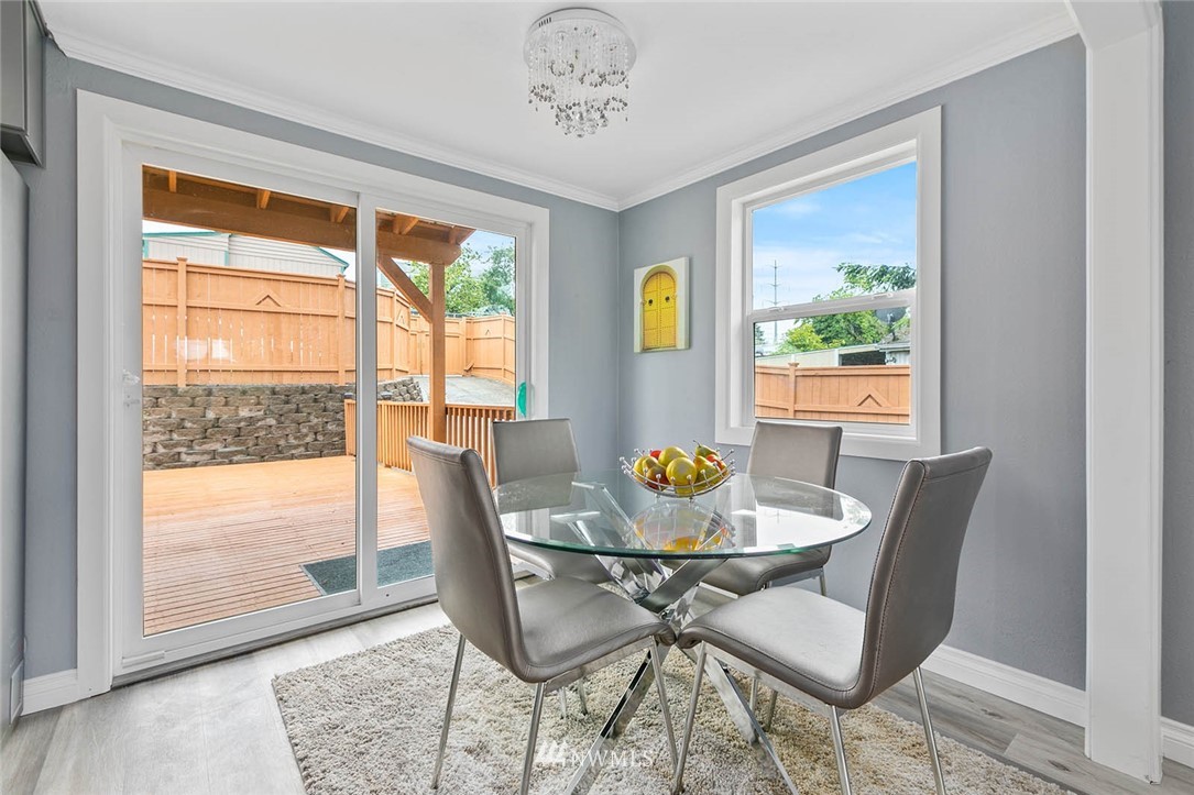 12070 Renton Avenue South Seattle, WA 98178 - Photo 7 of 22 Gallery Image 7