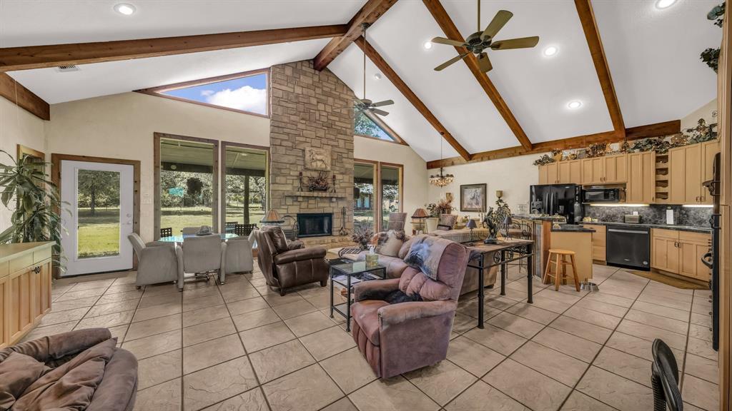 5288 Bennett Road Millsap, TX 76066 - Photo 8 of 40