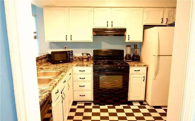 $1,600 | 852 Glynn Oaks Drive, Clarkston, GA 30021