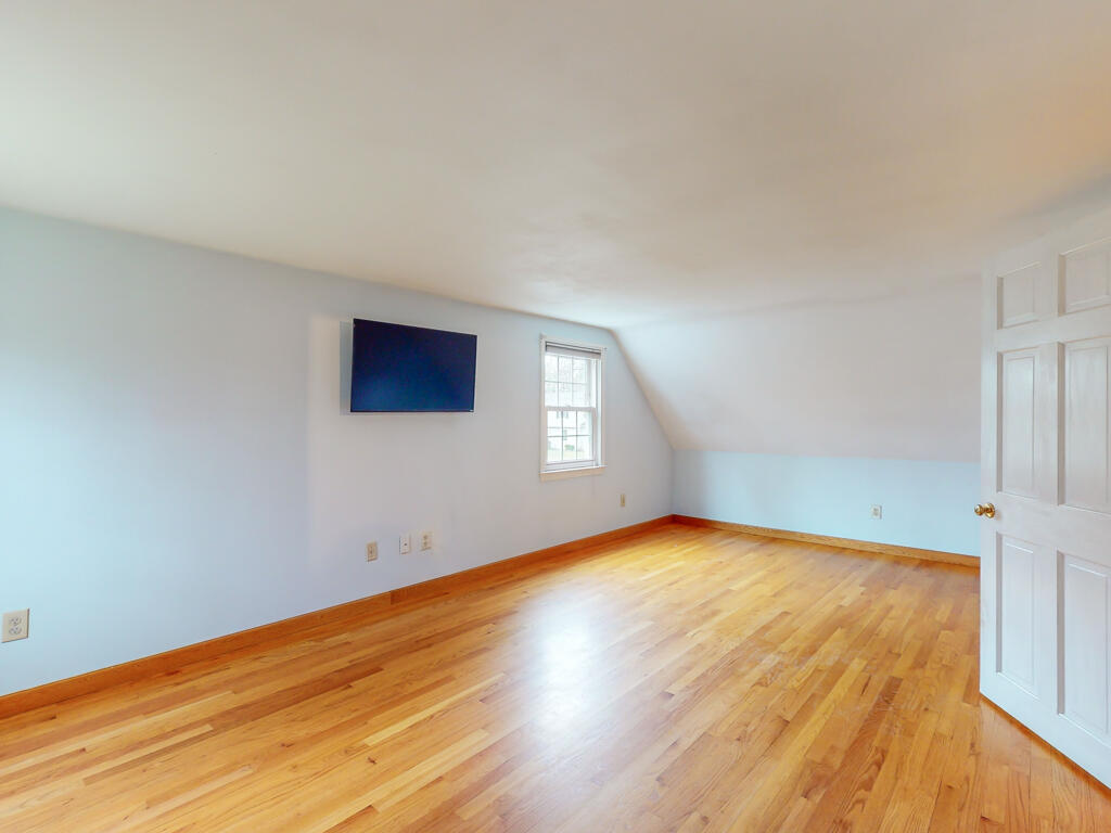 127 Albion Road Windham, ME 04062 - Photo 20 of 37 127AlbionRd-Windham-20