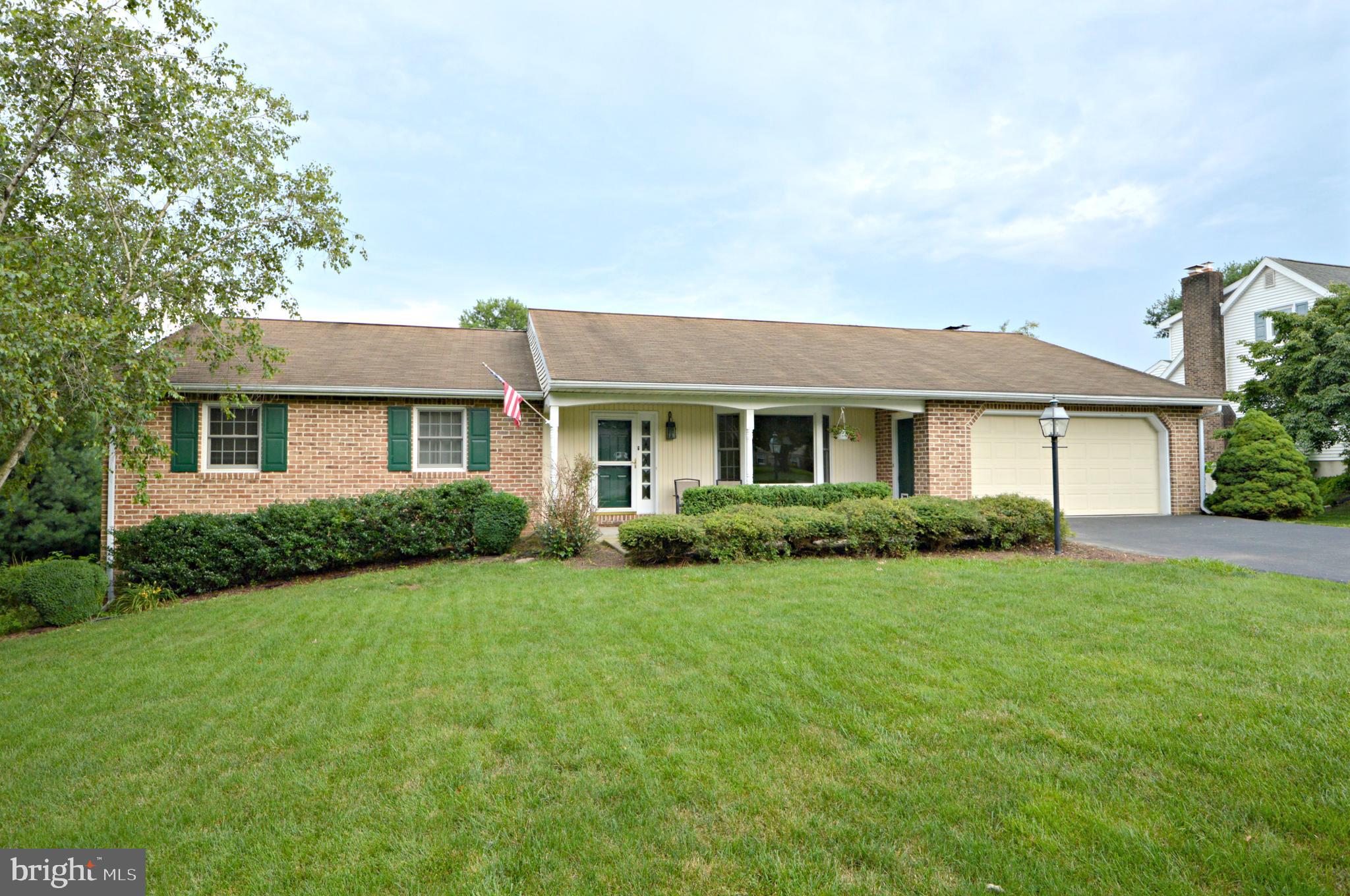 114 Pleasant View Drive Lititz, PA 17543 - Photo 1 of 26 Front view