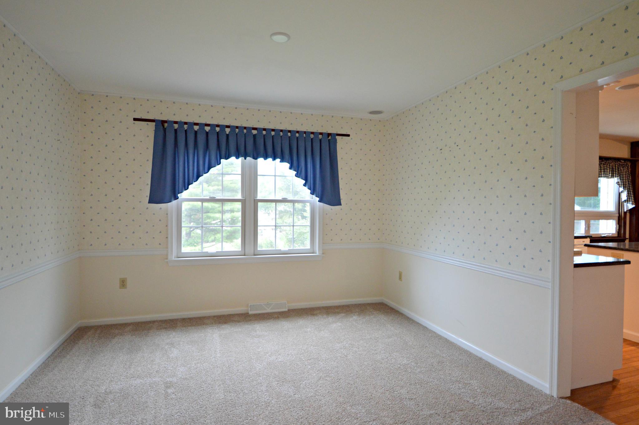 114 Pleasant View Drive Lititz, PA 17543 - Photo 6 of 26 Dining room