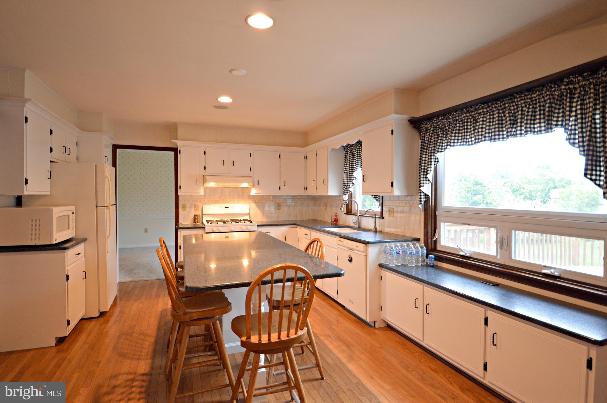 114 Pleasant View Drive Lititz, PA 17543 - Photo 9 of 26 Kitchen