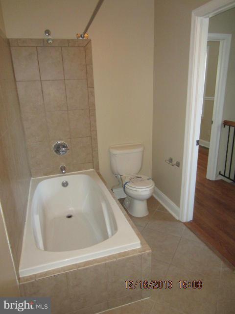 3716 Falls Road Baltimore, MD 21211 - Photo 12 of 13 Bath (Master)