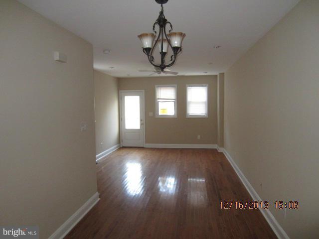 3716 Falls Road Baltimore, MD 21211 - Photo 5 of 13 Living Room
