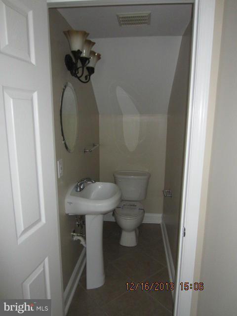 3716 Falls Road Baltimore, MD 21211 - Photo 6 of 13 Bath