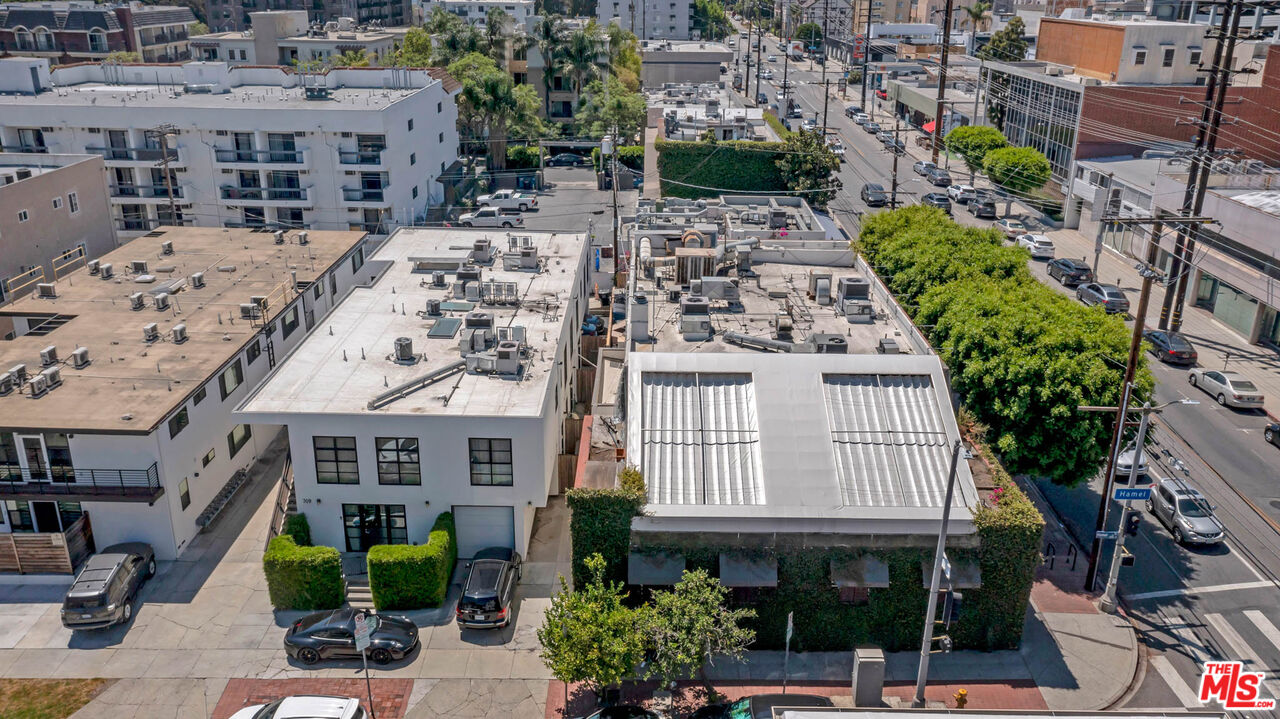 309 South Hamel Road Los Angeles, CA 90048 - Photo 26 of 34 a front view of a multi story building