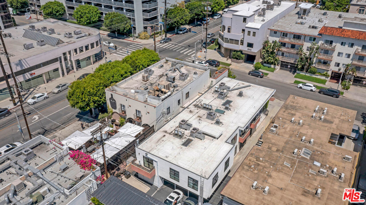309 South Hamel Road Los Angeles, CA 90048 - Photo 29 of 34 an aerial view of a house with a yard