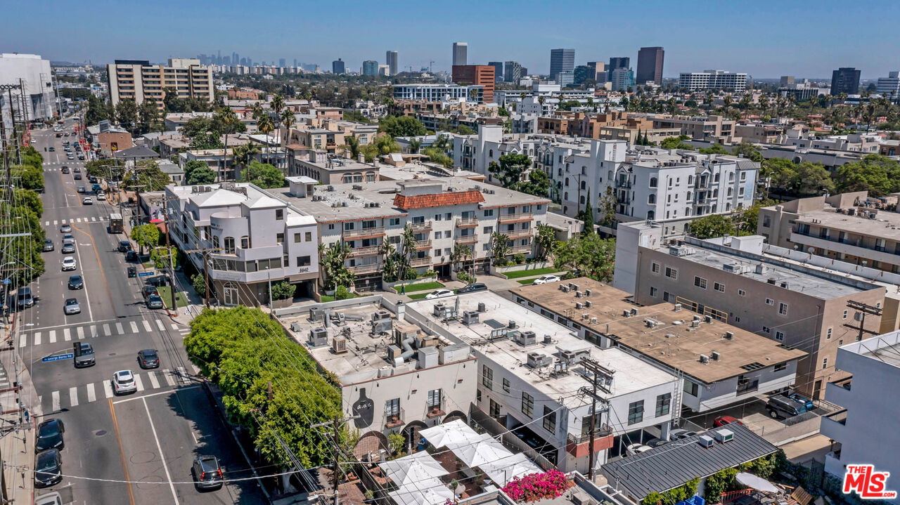 309 South Hamel Road Los Angeles, CA 90048 - Photo 33 of 34 a picture of city view