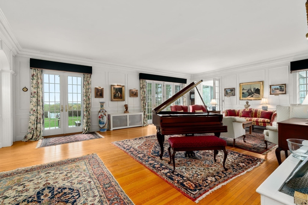 73 Forest Street Manchester, MA 01944 - Photo 9 of 41