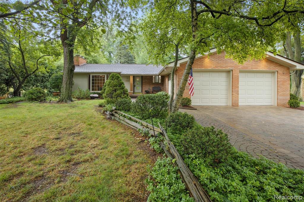 225 Orchardale Drive Rochester Hills, MI 48309 - Photo 3 of 34