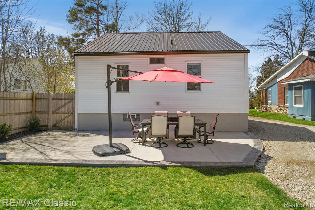 1510 Nightingale Road Wixom, MI 48393 - Photo 13 of 35