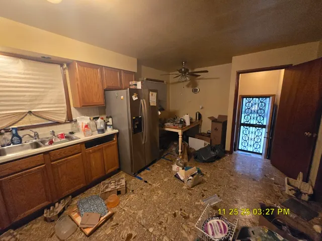 $90,000 | 2224 West 157th Street, Harvey, IL 60426