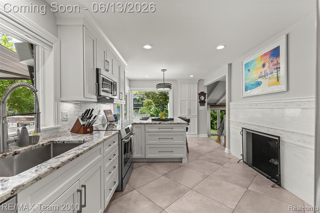 137 North Brady Road Dearborn, MI 48124 - Photo 19 of 72