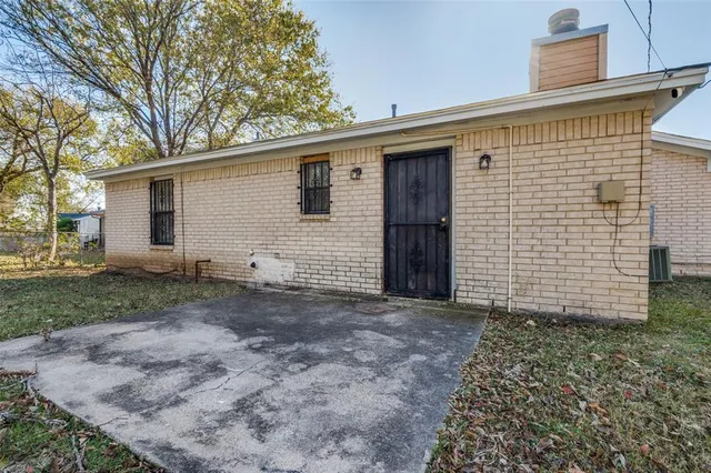 $264,990 | 3919 Mehalia Drive, Dallas, TX 75241