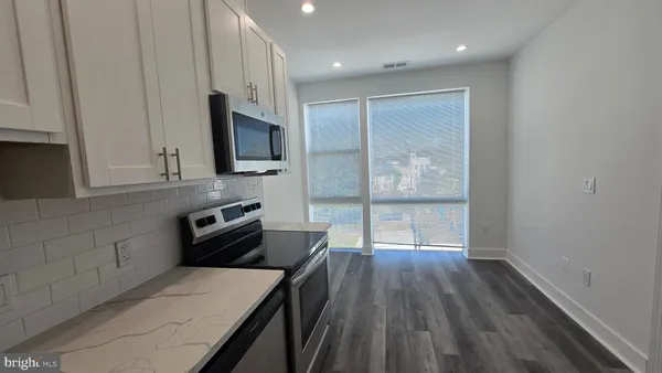 $2,900 | 818 Bladensburg Road Northeast, Unit 408, Washington, DC 20002