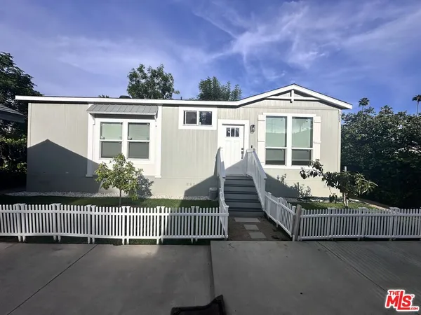 $3,300 | 1924 North Marengo Avenue, Pasadena, CA 91104