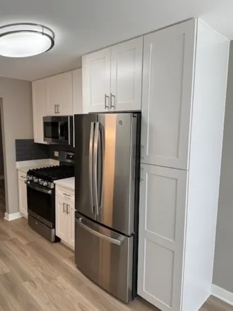 $3,700 | 1910 Chestnut Avenue, Unit C104, Glenview, IL 60025