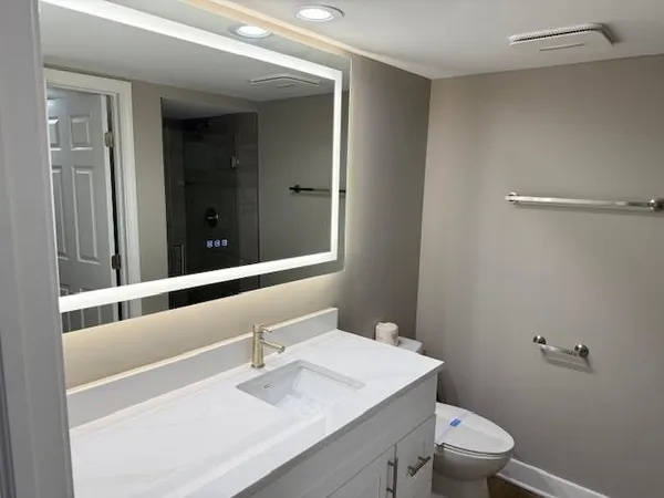 $3,700 | 1910 Chestnut Avenue, Unit C104, Glenview, IL 60025