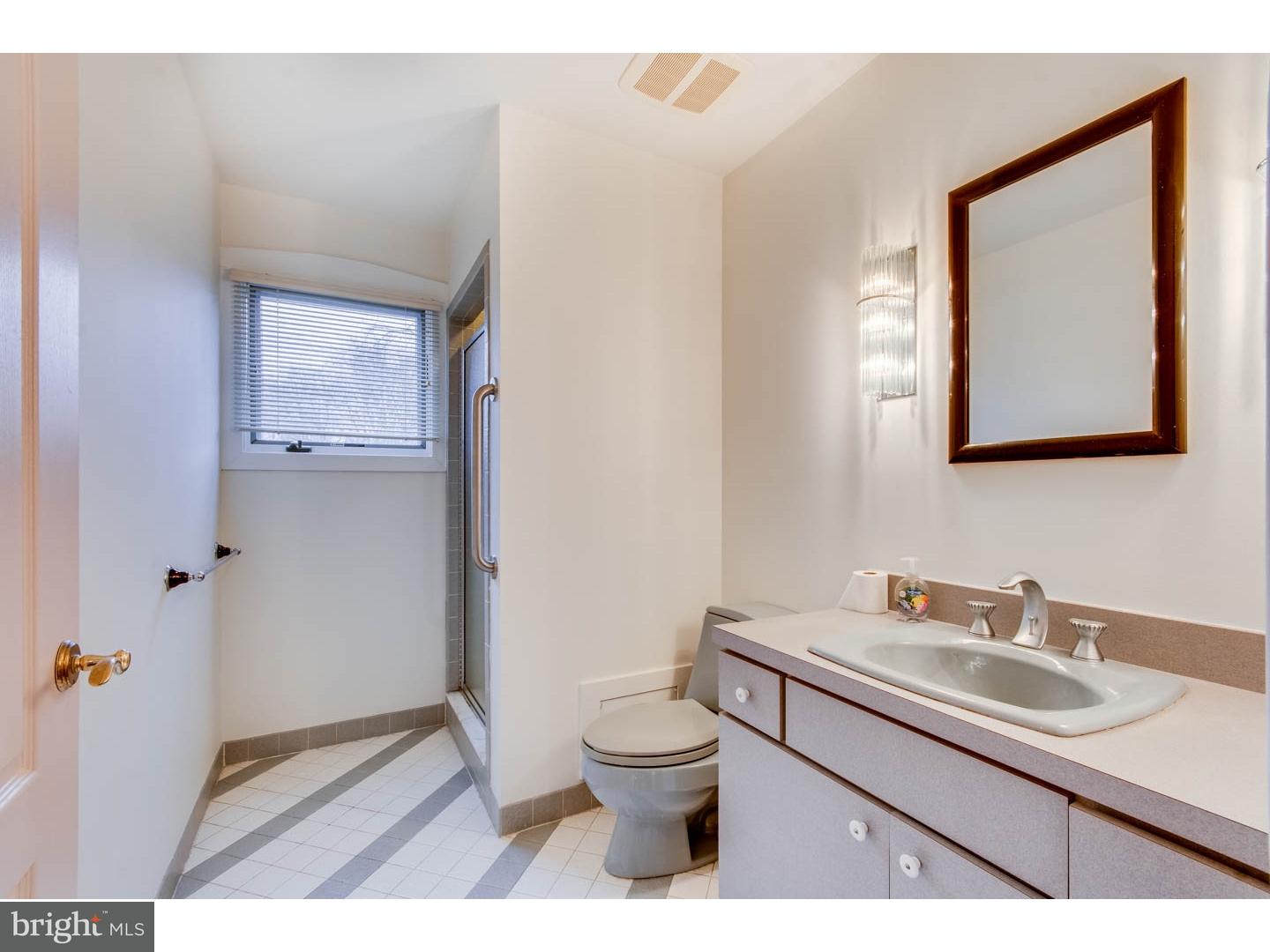 545 Greentree Road Sewell, NJ 08080 - Photo 20 of 25 Bathroom