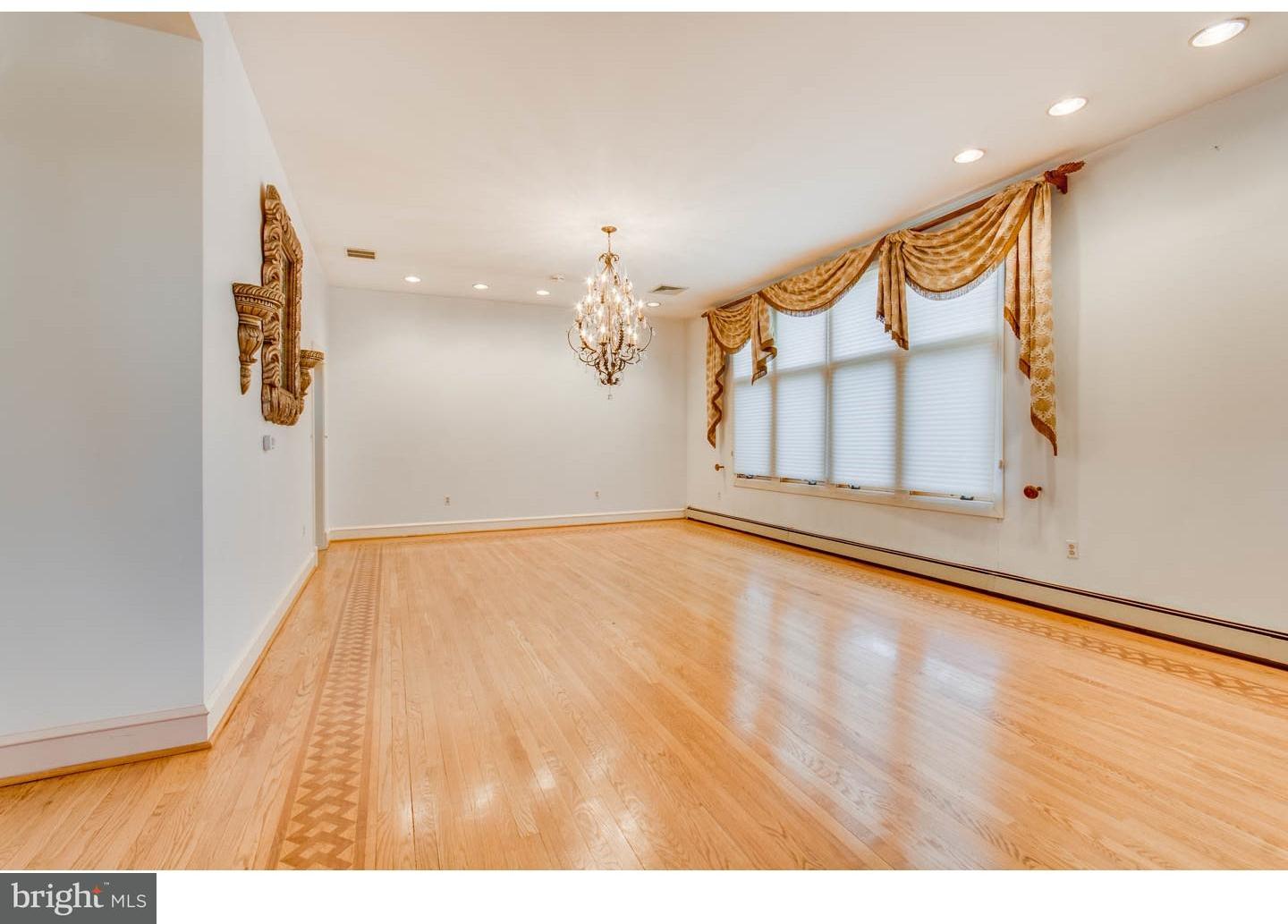 545 Greentree Road Sewell, NJ 08080 - Photo 4 of 25 Dining Room