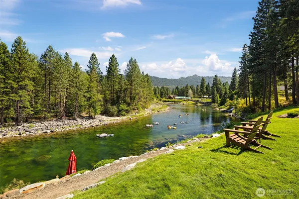 a view of a lake with houses