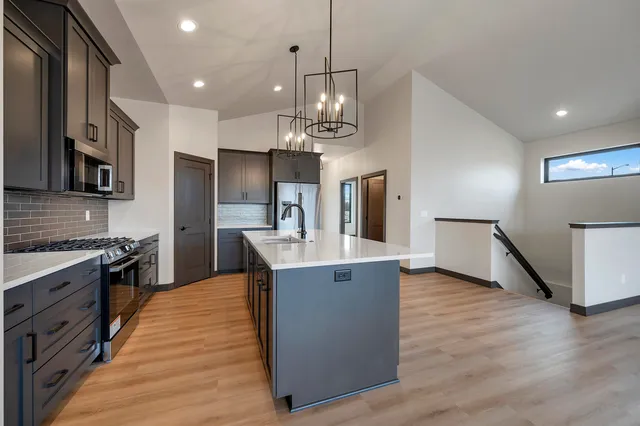 $449,900 | 315 Aldon Cir Green, Green Bay, WI 54304