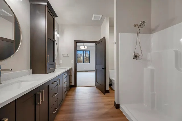 $449,900 | 315 Aldon Cir Green, Green Bay, WI 54304