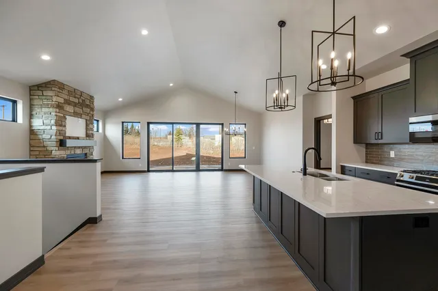 $449,900 | 315 Aldon Cir Green, Green Bay, WI 54304