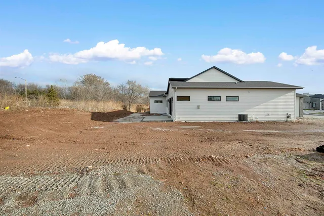 $449,900 | 315 Aldon Cir Green, Green Bay, WI 54304