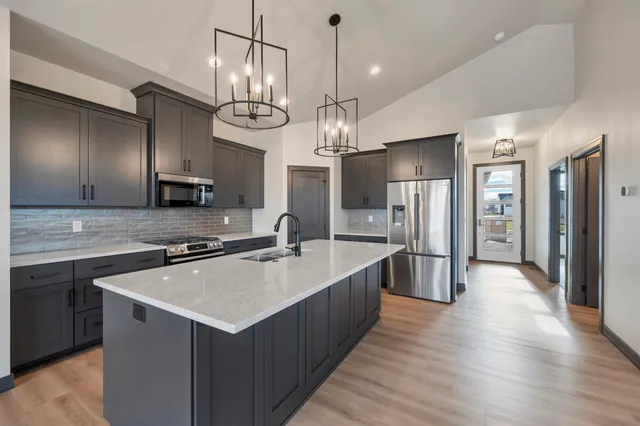 $449,900 | 315 Aldon Cir Green, Green Bay, WI 54304