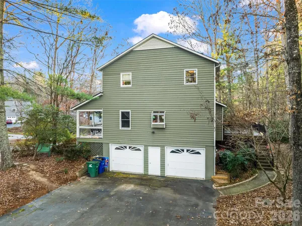 $650,000 | 9 Meadow Wood Trail, Fletcher, NC 28732