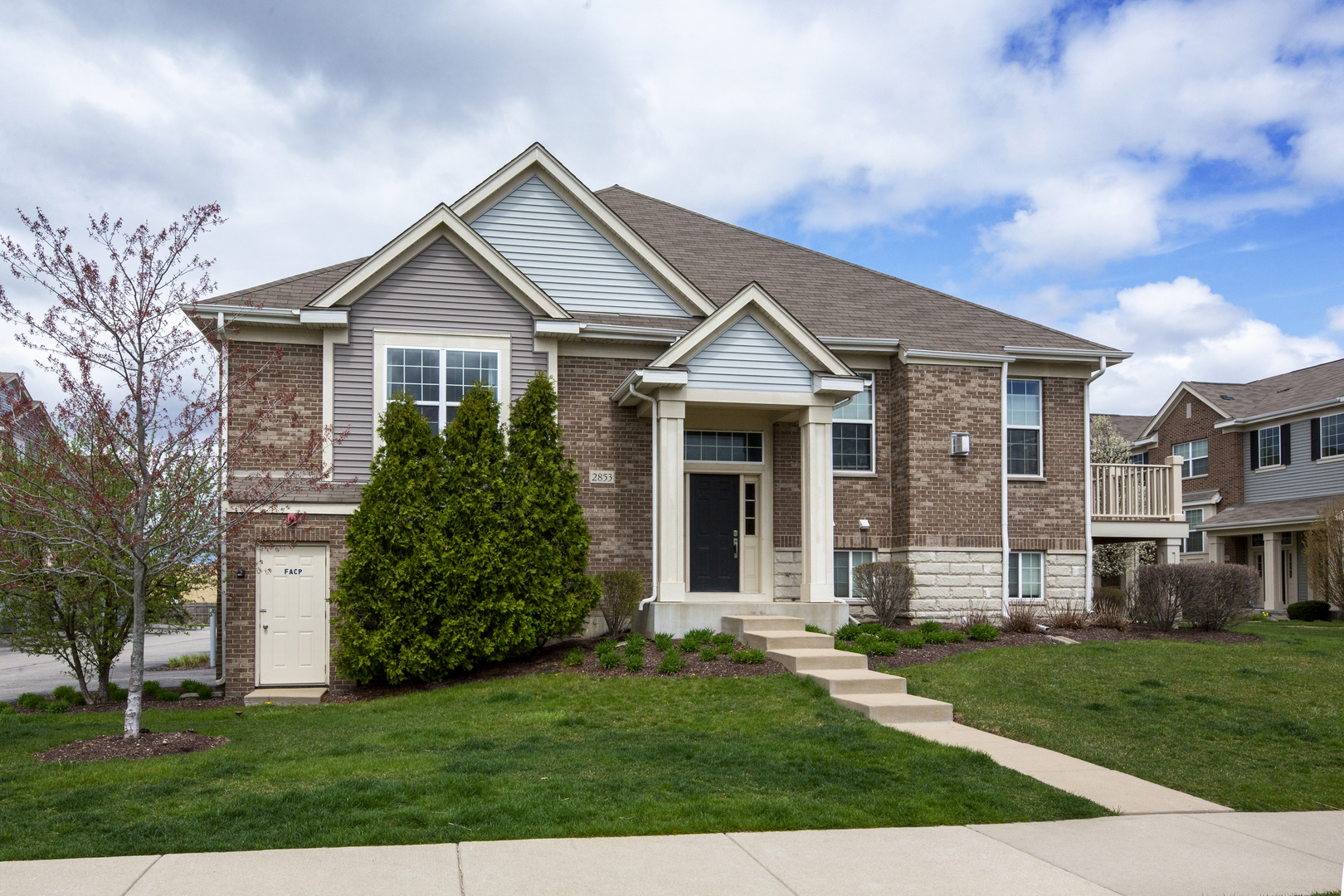 2853 Henley Lane, Naperville, IL 60540 Compass