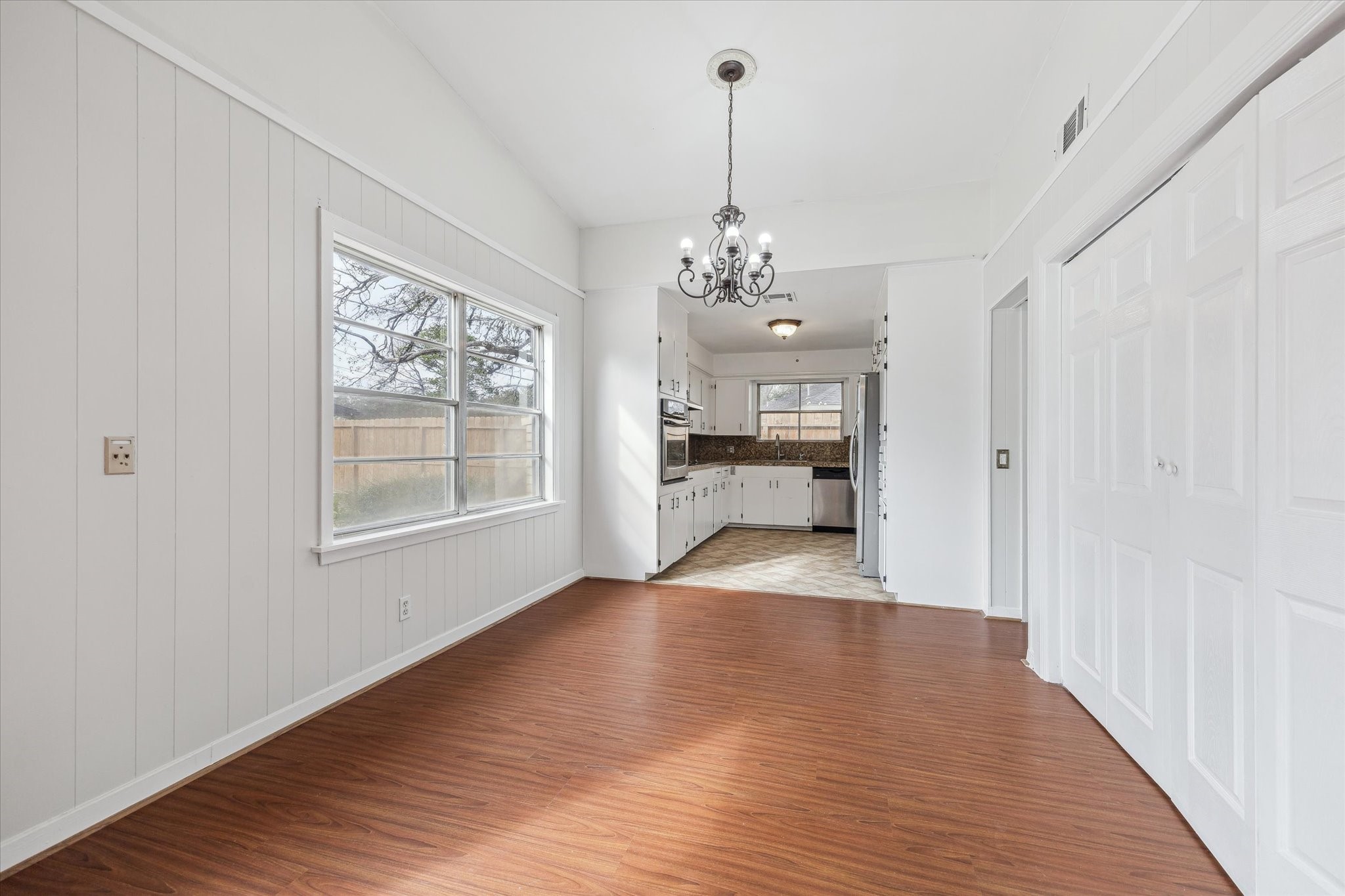 3310 Longfield Circle Houston, TX 77063 - Photo 10 of 22