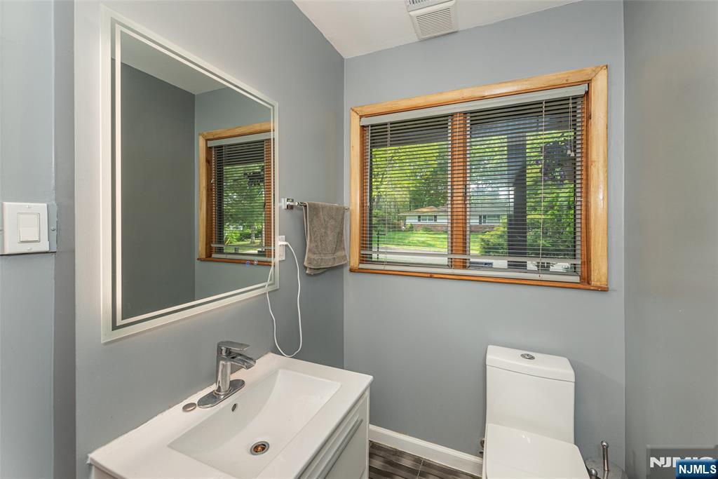 12 Abbott Road Wayne, NJ 07470 - Photo 16 of 49